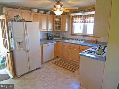 219 W Clements Bridge Rd, Runnemede, NJ 08078 - photo 7