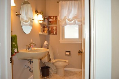 Main floor full bathroom
