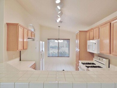 5 Open into kitchen and Dinning