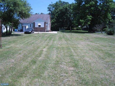 900 Moyer Rd, Lansdale, PA 19446 - photo 2