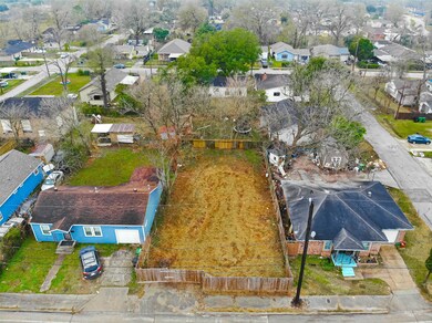 3407 Broyles St, Houston, TX 77026 - photo 4