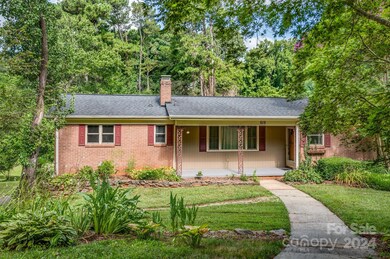 619 Oakdale Dr, Statesville, NC 28677 - photo 2