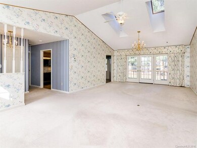 19 Clubhouse Ct, Asheville, NC 28803 - photo 4