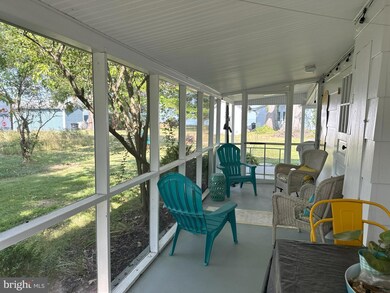 1010 Lossing Ave, Colonial Beach, VA 22443 - photo 3