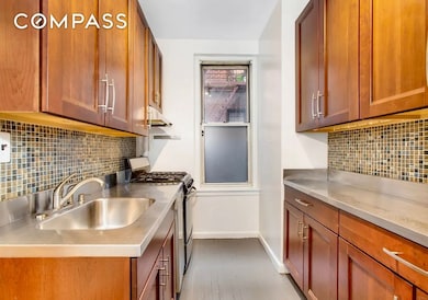 585 W 214th St unit 4-F, New York, NY 10034 - photo 6