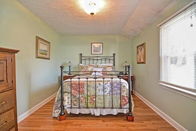 12 Essex St, Nashua, NH 03064 - photo 4