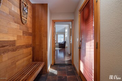 102_022820_realestate