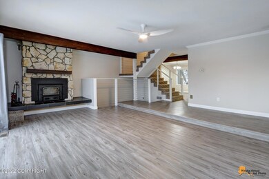 Spacious Living Room w/Wood Stove Insert