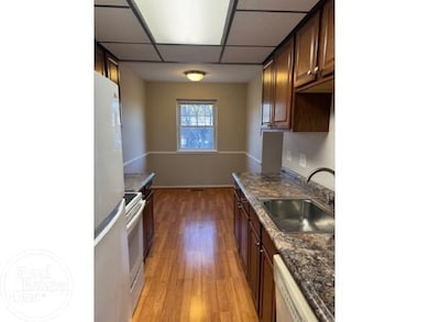 953 Kirts Blvd unit 28, Troy, MI 48084 - photo 3