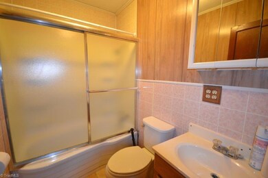 748 Mcdermott St, Asheboro, NC 27205 - photo 7