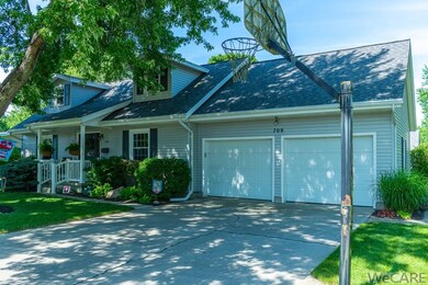 709 N Blackhoof St, Wapakoneta, OH 45895 - photo 2