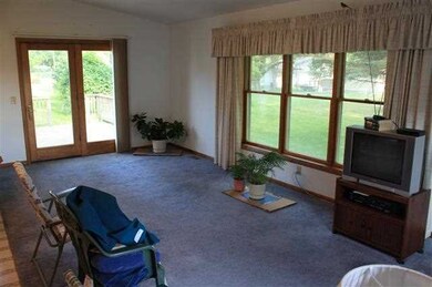 5123 N Pine St, Davenport, IA 52806 - photo 4