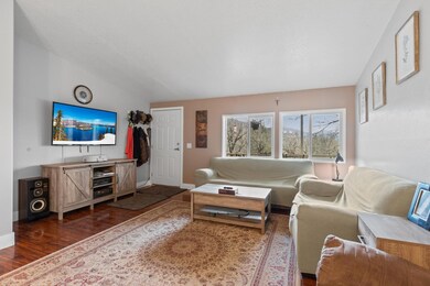 8149 Colonial Way, Central Point, OR 97502 - photo 5