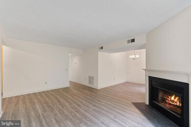 9330 Niki Place unit 201, Manassas, VA 20110 - photo 7