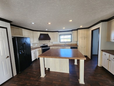 30 Orton Rd, Lawrenceburg, TN 38464 - photo 4