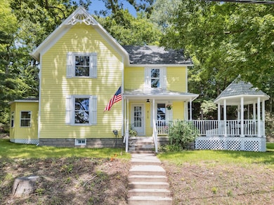 04-818-E-Main-St-Ionia-MI-48846-WindowSt