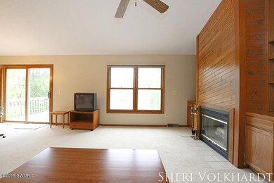 1812 Timberlane Ln NE, Grand Rapids, MI 49505 - photo 4