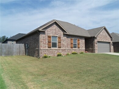 511 Captain Hopkins St, Prairie Grove, AR 72753 - photo 2