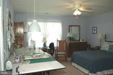 17405 Four Seasons Dr, Dumfries, VA 22025 - photo 4