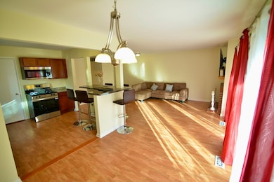 unlisted-address, Schaumburg, IL 60193 - photo 5