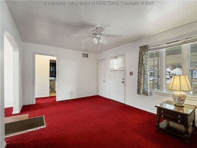 2039 Benedict Cir, Saint Albans, WV 25177 - photo 4