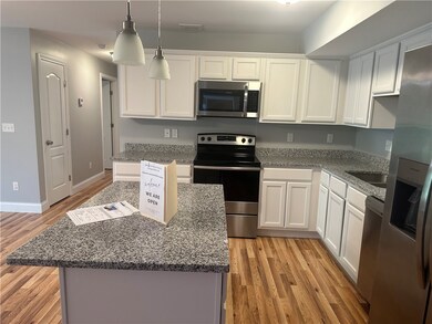 9 Gray Coach Ln unit 907, Cranston, RI 02921 - photo 4