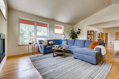56 Pheasant Court Avon CO-large-003-004-