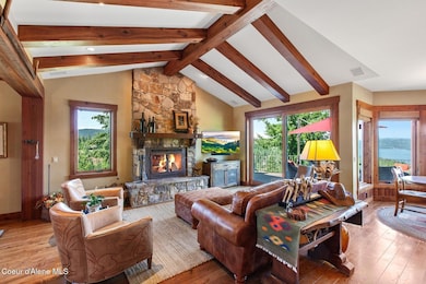 Big open plan with outdoor deck