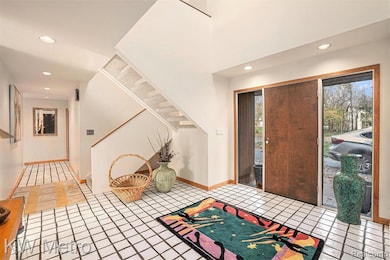 28485 S Harwich Dr, Farmington Hills, MI 48334 - photo 5