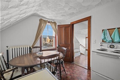 350 Broadway unit 2, Newport, RI 02840 - photo 2