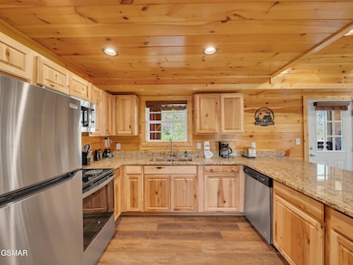 218 Caton Rd, Sevierville, TN 37862 - photo 7