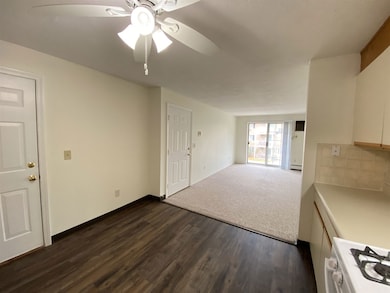 377 Huse Rd unit 37, Manchester, NH 03103 - photo 3