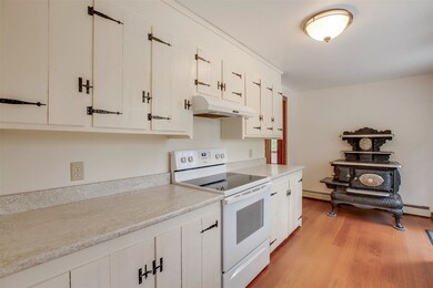 39 Stearns Rd, Amherst, NH 03031 - photo 5