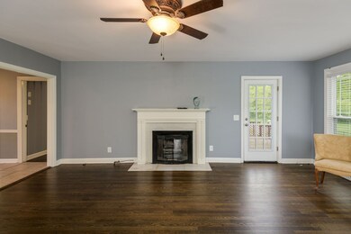 906 S Brittain St, Shelbyville, TN 37160 - photo 4
