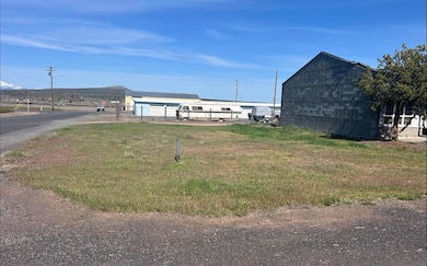 0 Jefferson Ave unit 11,12 220209003, Metolius, OR 97741 - photo 2