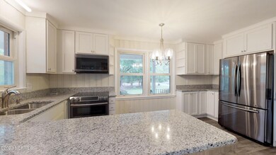 201-Country-Place-Rd-Kitchen(1)