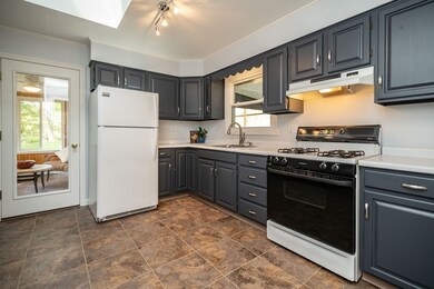38 Lexington Ave, Florence, MA 01062 - photo 5