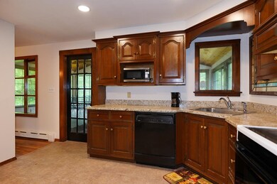 11 Oakhurst Ln, Holliston, MA 01746 - photo 3