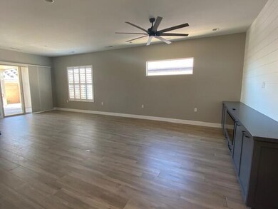 Living Room /Dining