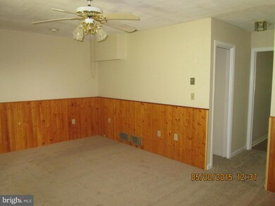 1002 Lindsay Ln, Hagerstown, MD 21742 - photo 4