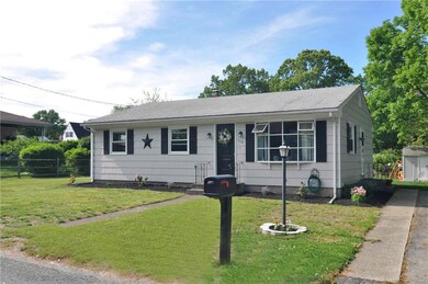 136 Highland Ave, Cumberland, RI 02864 - photo 2