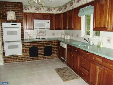 312 Toty Ln, Moorestown, NJ 08057 - photo 4