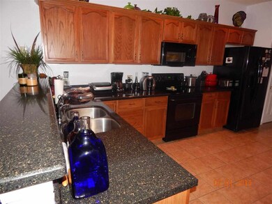 Wrap Around Counter Top with lots of Room! Great f