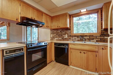 5330 E 42nd Ave, Anchorage, AK 99508 - photo 5