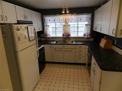 4885 Southwood Dr, Sheffield Lake, OH 44054 - photo 5