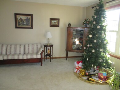 110 Masters St, Radcliff, KY 40160 - photo 4