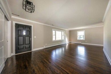 308 Sycamore Dr, Naperville, IL 60540 - photo 2