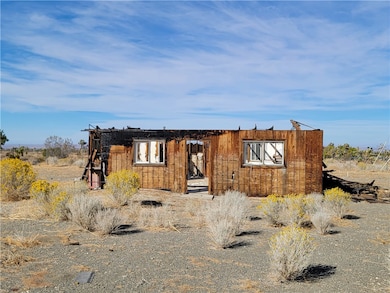 10987 Corton St, Phelan, CA 92371 - photo 6