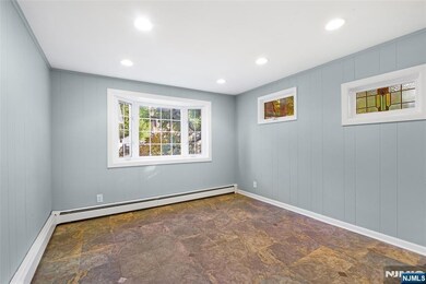 654 Suffern Rd, Teaneck, NJ 07666 - photo 5