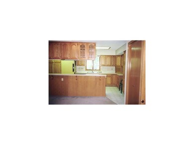 2609 Lancelot Ln NW, Cedar Rapids, IA 52405 - photo 4